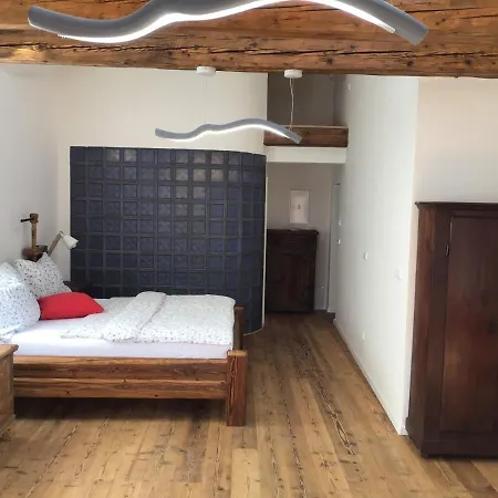 Lägenhetshotell Sebastian 4*